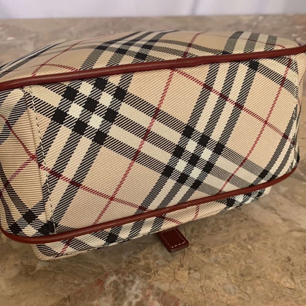 ❤️❤️SOLD❤️❤️Burberry blue label crossbody camera bag - Picture 5 of 11